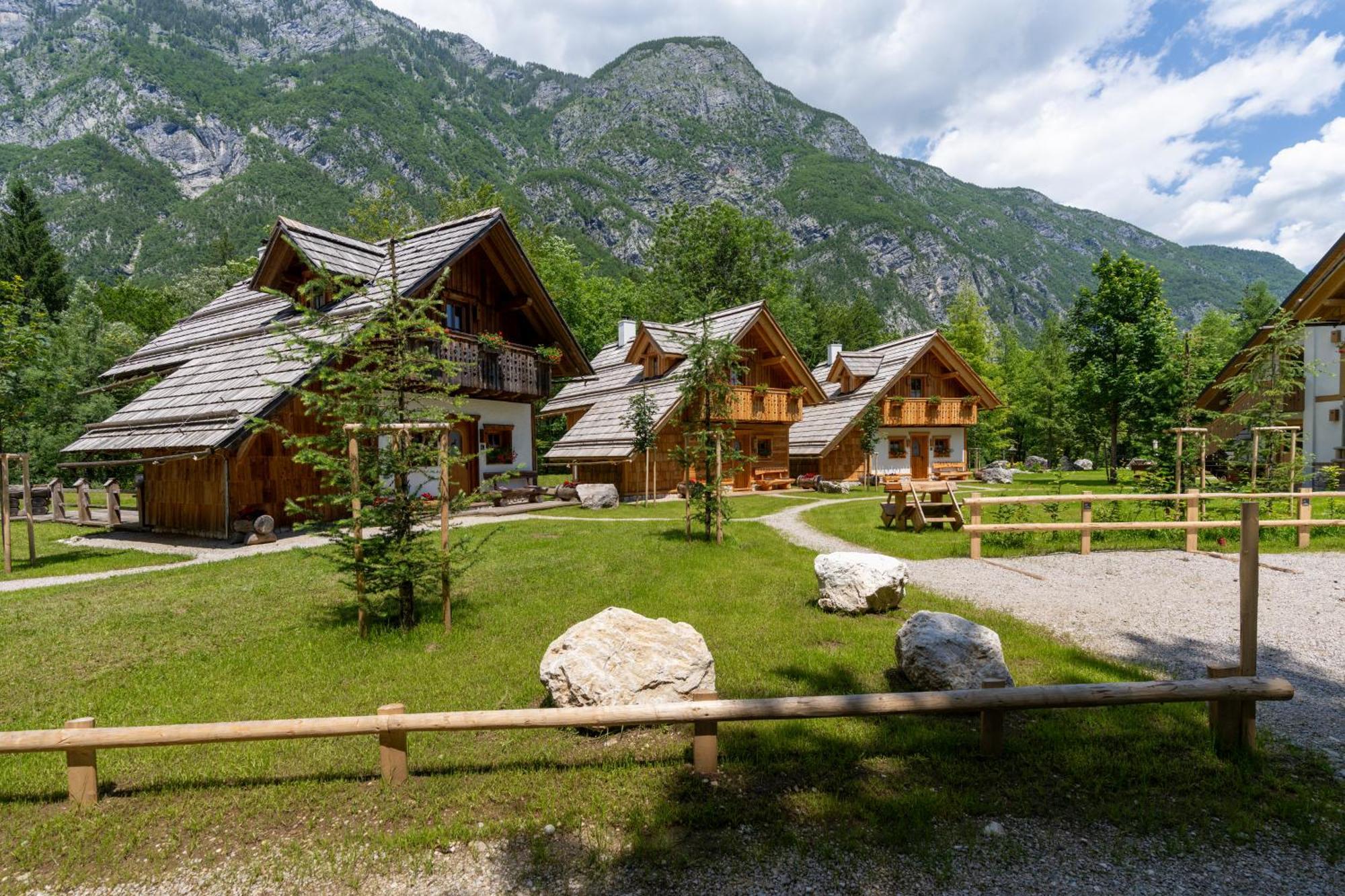 Alpik Chalets - Бохин Екстериор снимка